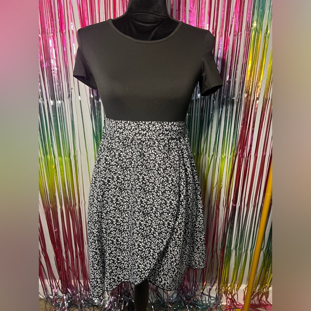 🌻SHEIN women’s lightweight dress. Size XS.🌻